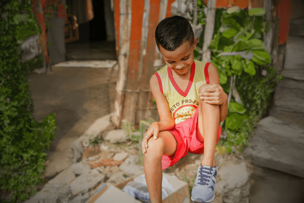 Francisco's blue shoes