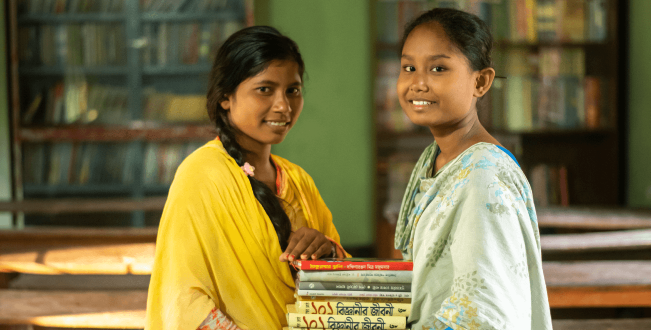 Ripa and Eti with books f.jpg